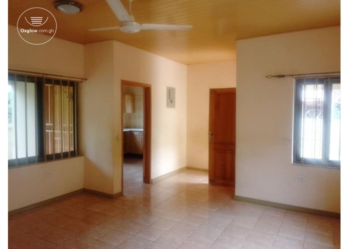 2 Bedrooms House
