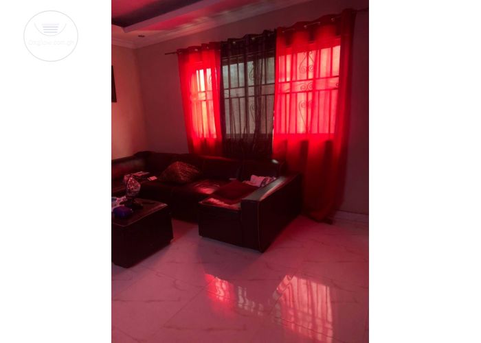 2 Bedrooms House