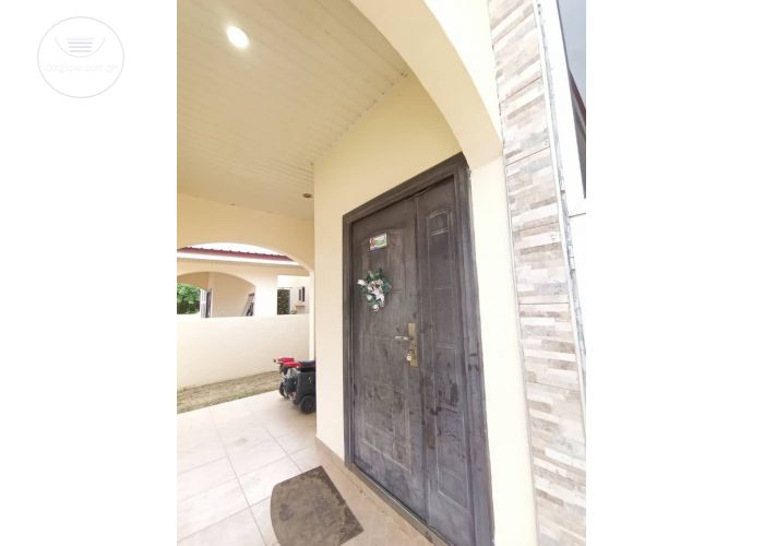 2 Bedrooms House