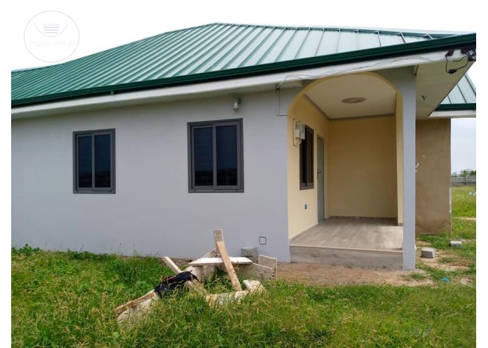 2 Bedrooms House