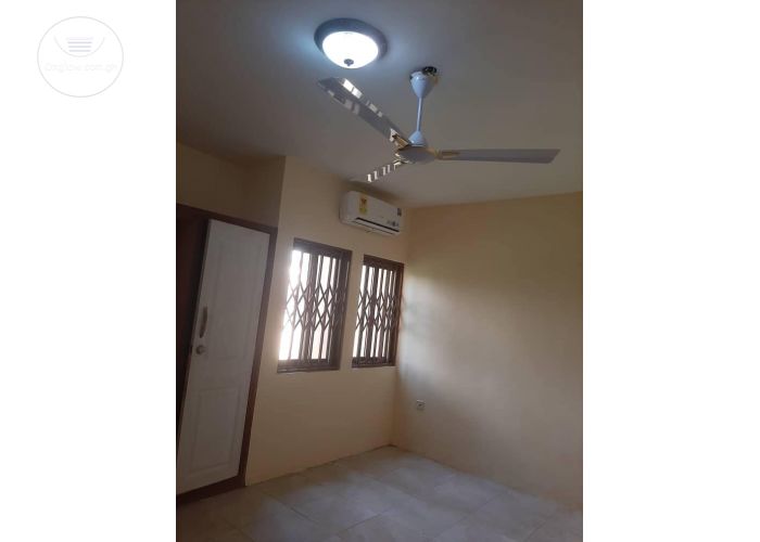 2 Bedrooms House