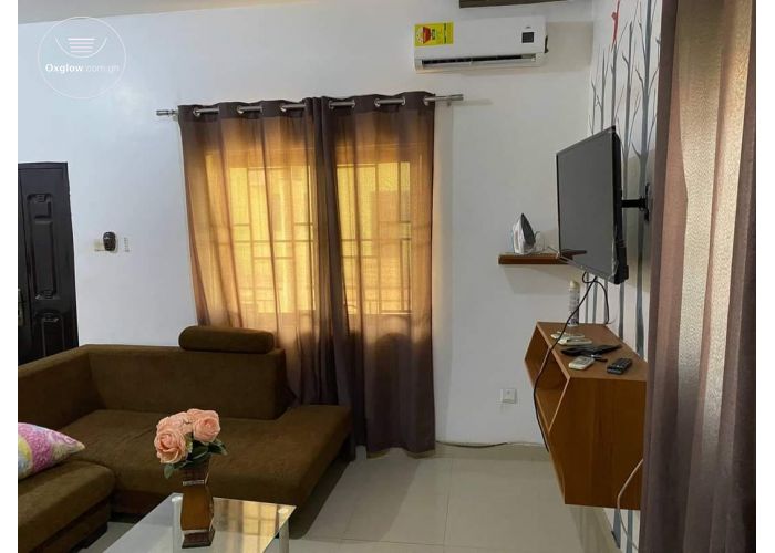 2 Bedrooms House