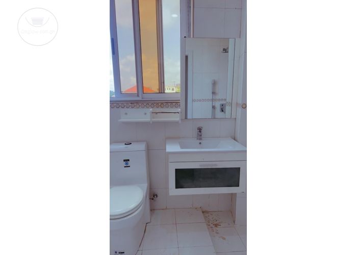 2 Bedrooms House