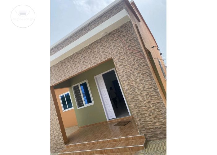 2 Bedrooms House