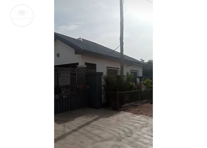 2 Bedrooms House