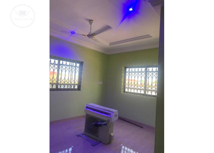 2 Bedrooms House