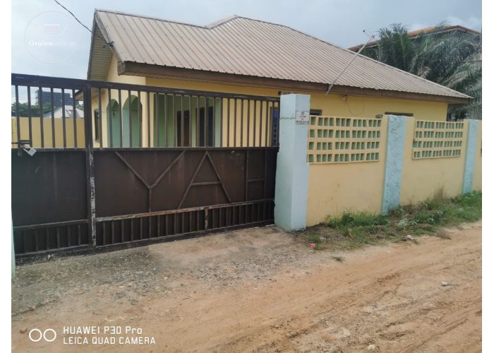 2 Bedrooms House