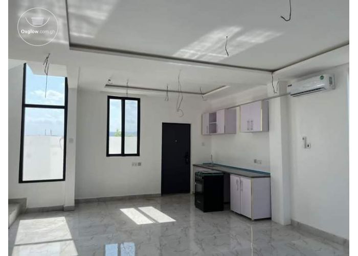 2 Bedrooms House