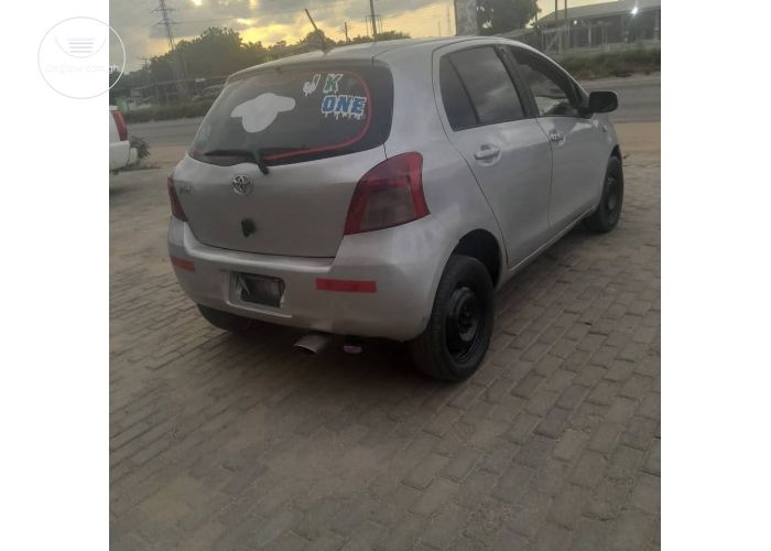 2010 Toyota vitz
