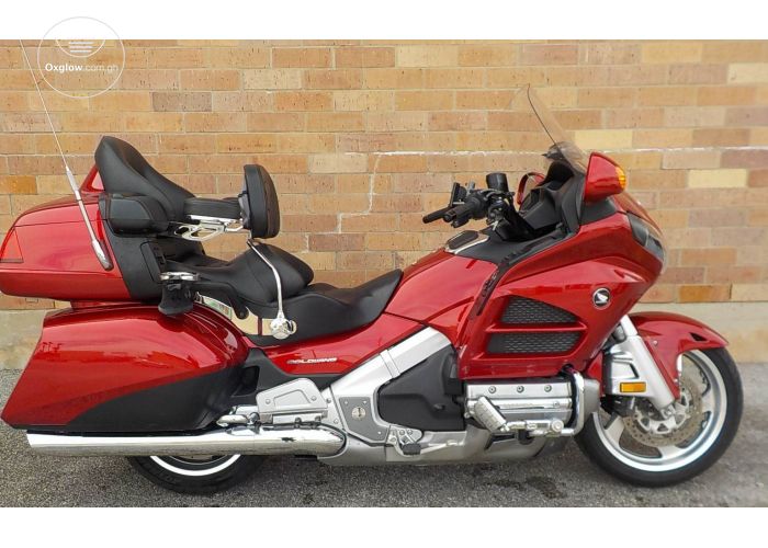 2018 HONDA GOLDWING WhatsApp +13236413248