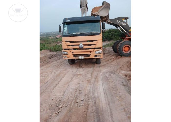 2020 HOWO TIPPER TRUCK