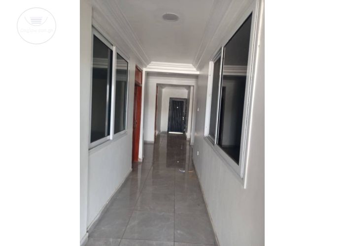 3 Bedrooms Apartment