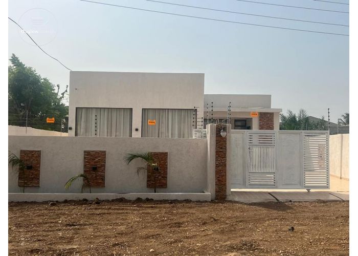 3 Bedrooms Glass House