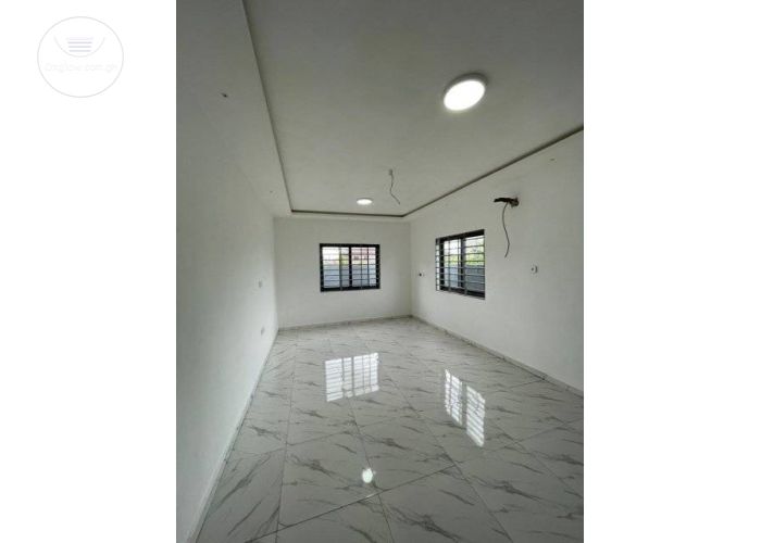 3 Bedrooms House
