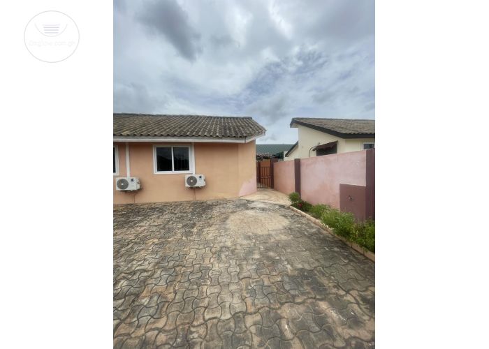 3 Bedrooms House