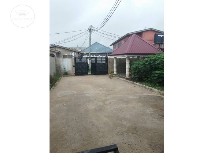 3 Bedrooms House