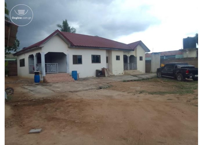 3 Bedrooms House