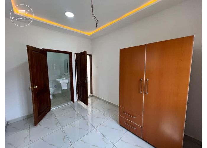 3 Bedrooms House
