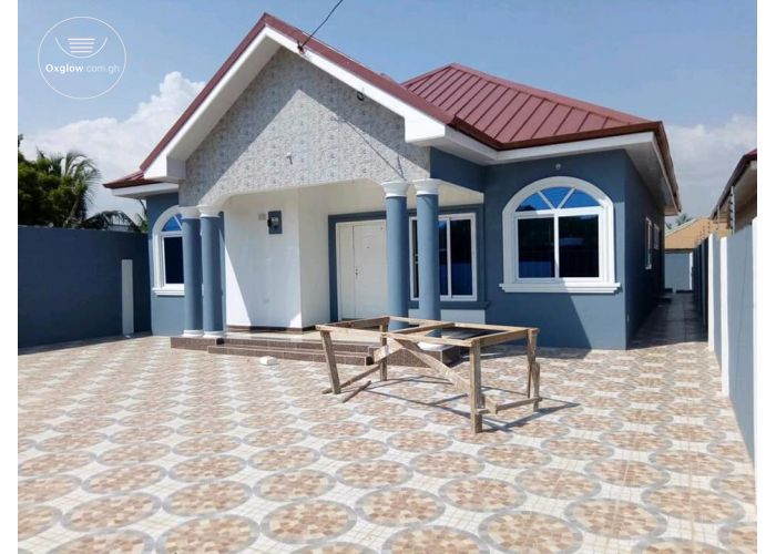 3 Bedrooms House