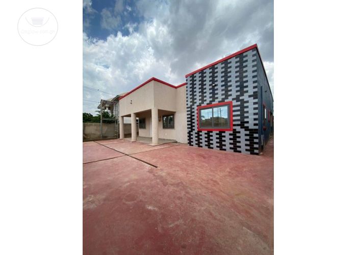 3 Bedrooms House
