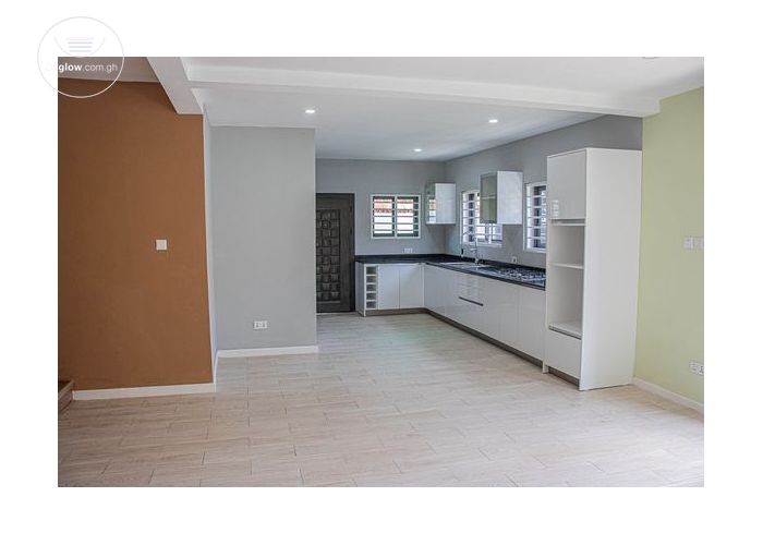 3 Bedrooms House