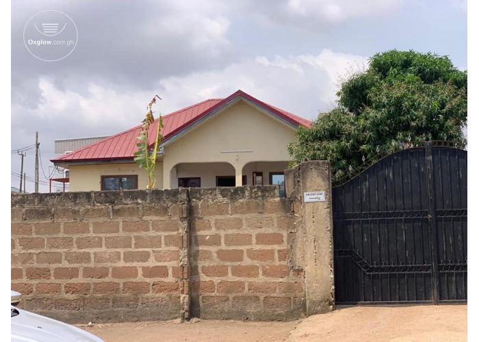 3 Bedrooms House