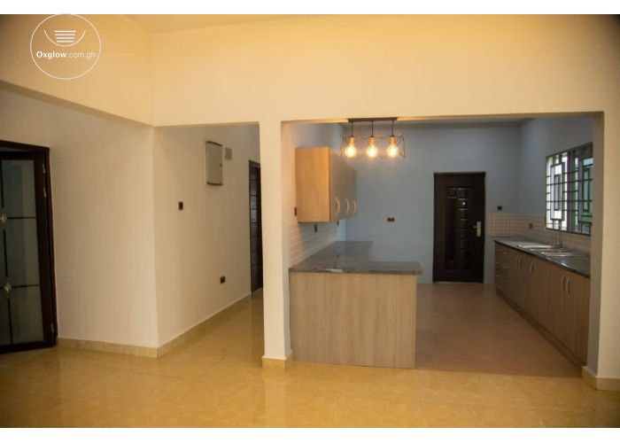 3 Bedrooms House