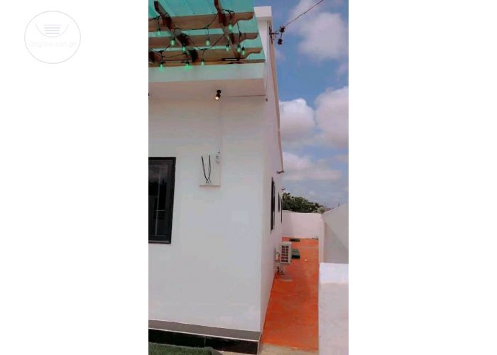 3 Bedrooms House