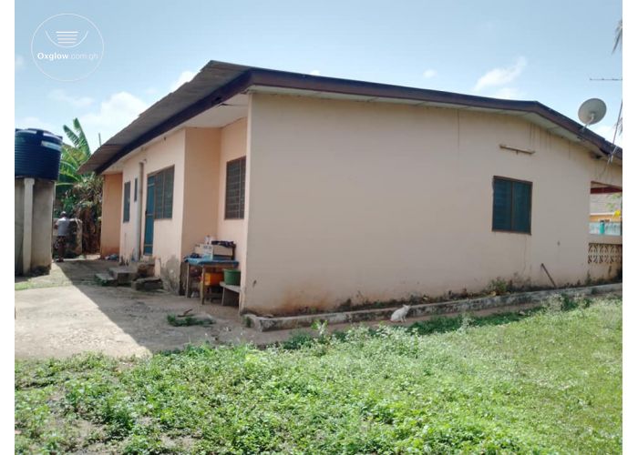 3 Bedrooms House