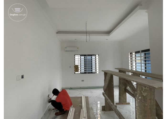 3 Bedrooms House