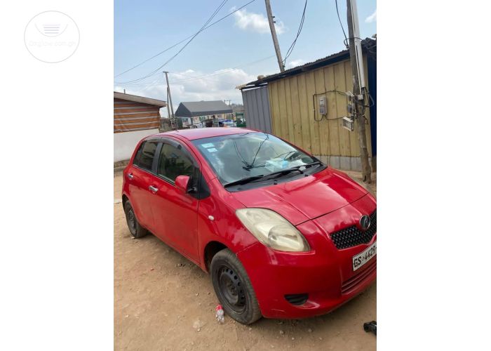 3plugs vitz available with no hidden fault