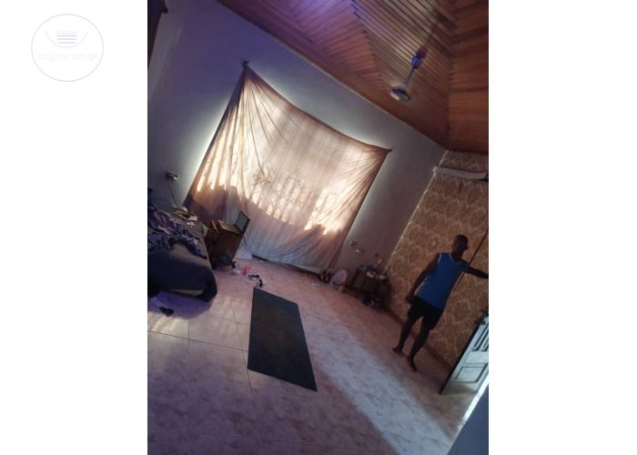 4 Bedrooms Apartment