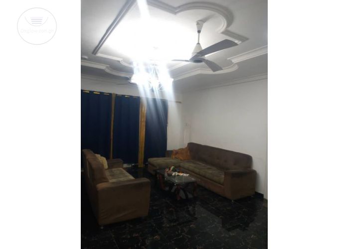 4 Bedrooms House