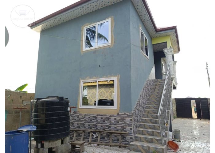 4 Bedrooms House