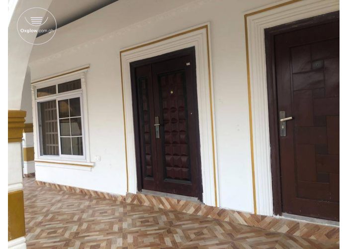 4 Bedrooms House