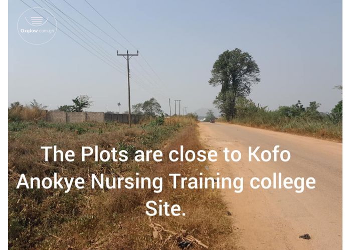 4 Plots for sale ( Highway Road side) Kumasi.