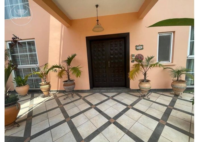 5 Bedrooms House Furnished