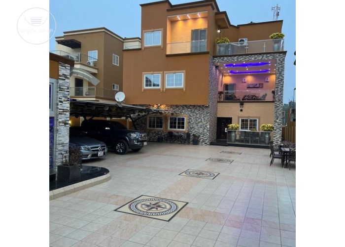6 Bedroom Mansion Home