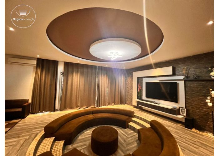 6 BEDROOMS HOUSE