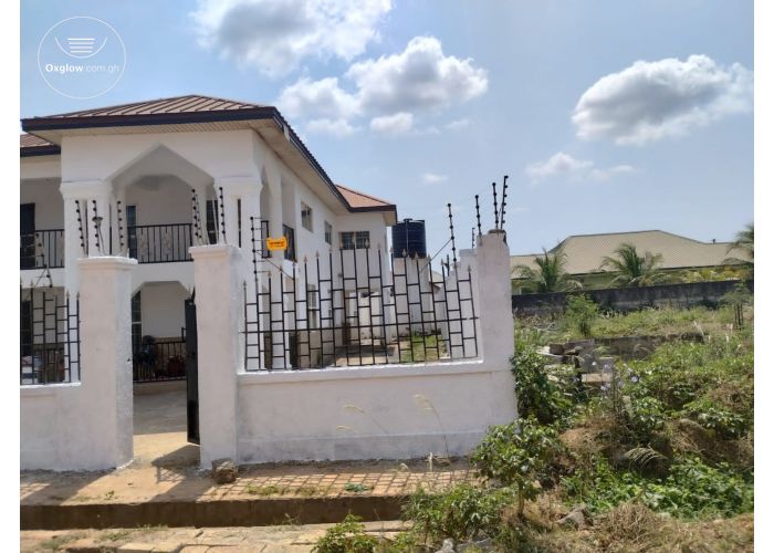 7 BEDROOM HOUSE WITH 2 SHOPS