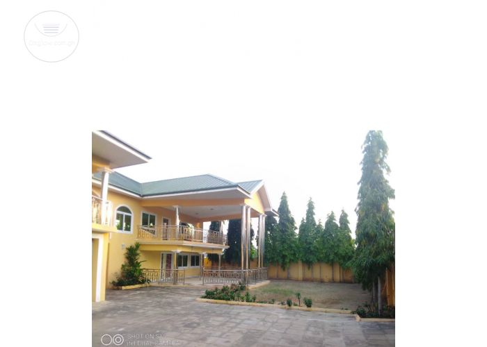 9 Bedroom House