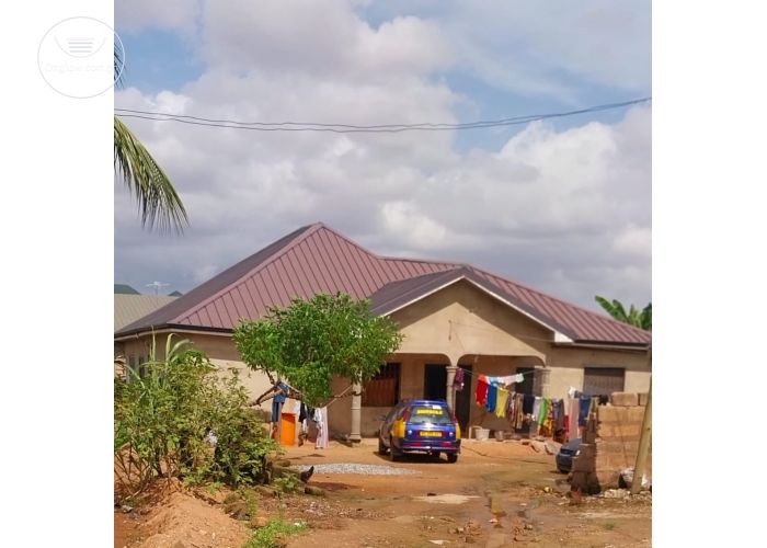 A *4bedroom* self contain