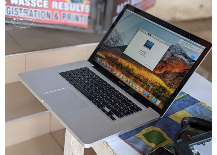 Apple MacBook Pro Laptop