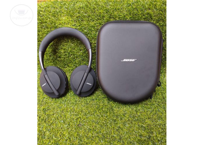 BOSE 700