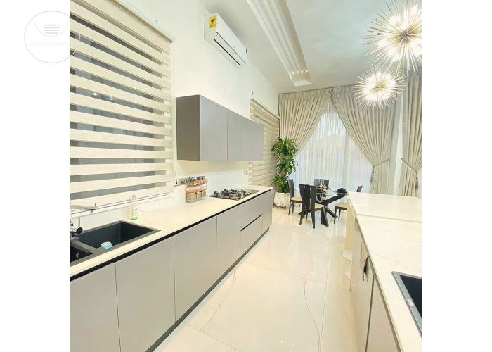 Elegant 4 Bedrooms House