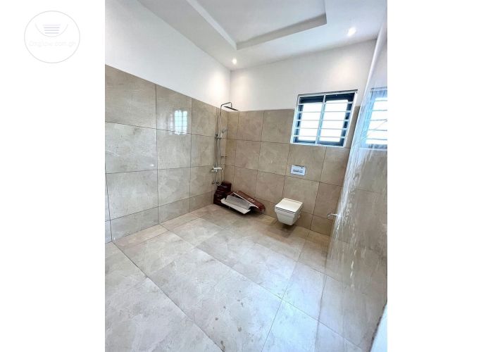 Executive 4 Bedrooms House