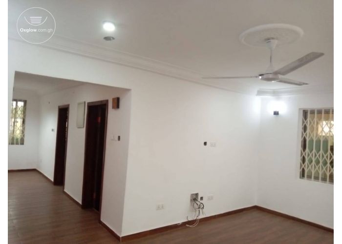 Executive 4 Bedrooms House