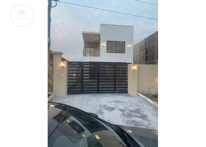 Executive 4 Bedrooms House