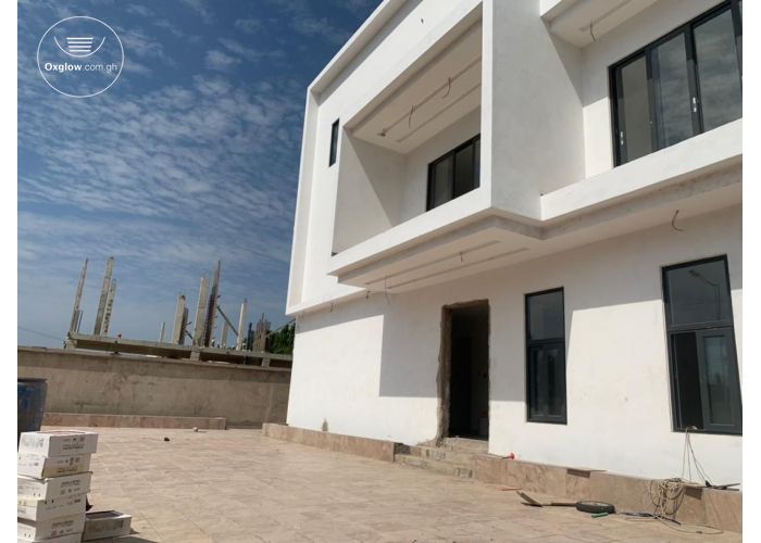 Five Bedrooms Penthouse On Sale