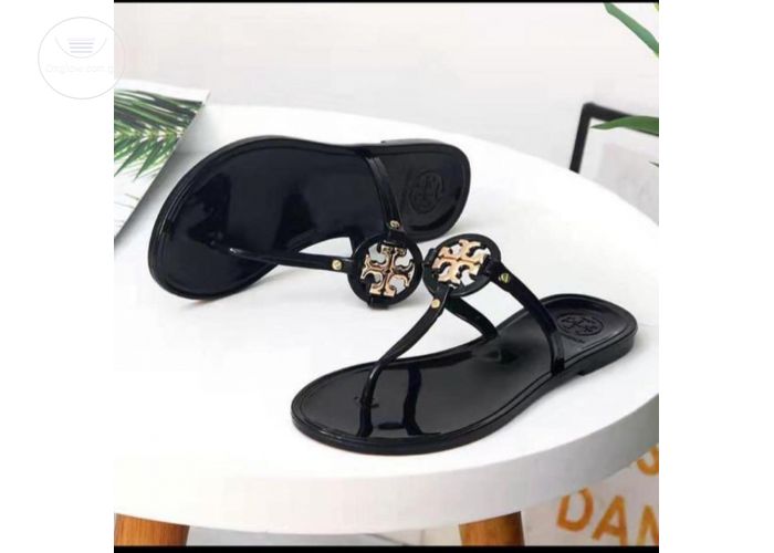 FLAT SLIPPERS